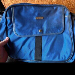 Vintage Samsonite Shoulder Carryon - Tag Made in Taiwan (Republic of China)